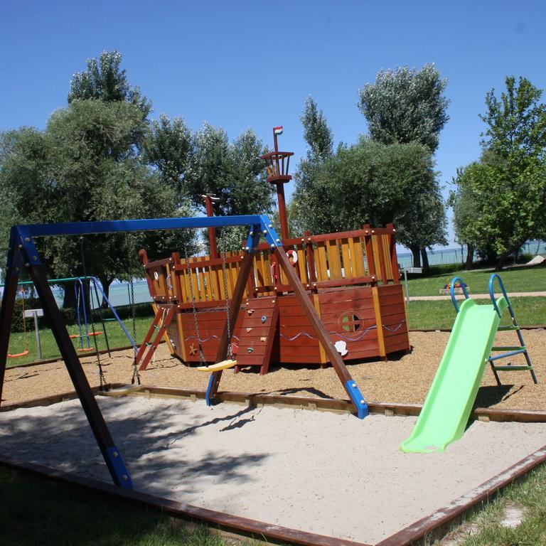 שיופוק Hanga Apartman מראה חיצוני תמונה