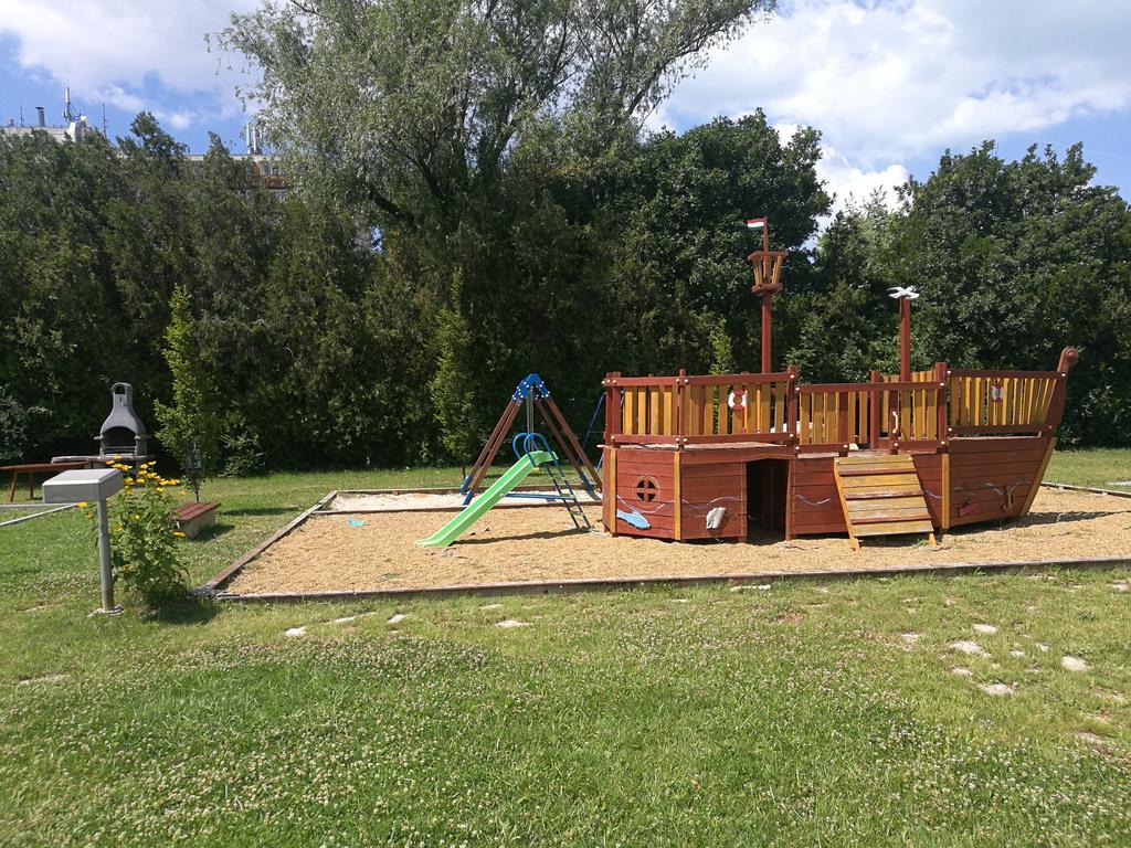 שיופוק Hanga Apartman מראה חיצוני תמונה