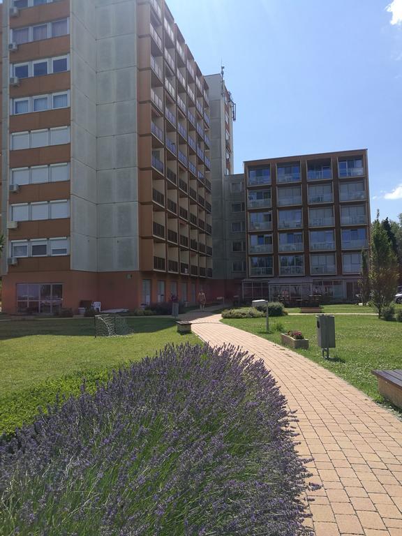 שיופוק Hanga Apartman מראה חיצוני תמונה